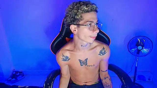 Snapshot of mateodeamjo chatting on 11/19/25, 07:41 mateodeamjo online show from 11/19/25, 07:41