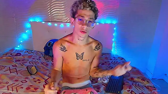 Snapshot of mateodeamjo chatting on 11/15/25, 08:07 mateodeamjo online show from 11/15/25, 08:07