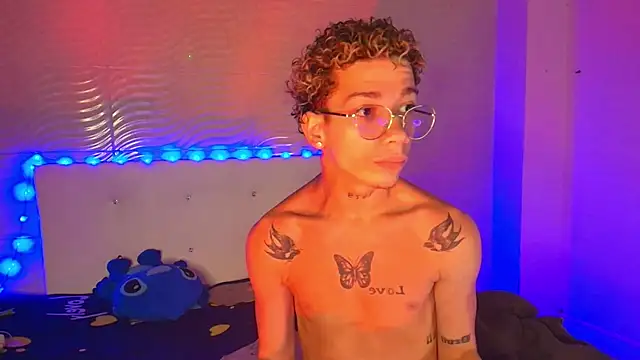 Snapshot of mateodeamjo chatting on 11/18/25, 07:44 mateodeamjo online show from 11/18/25, 07:44