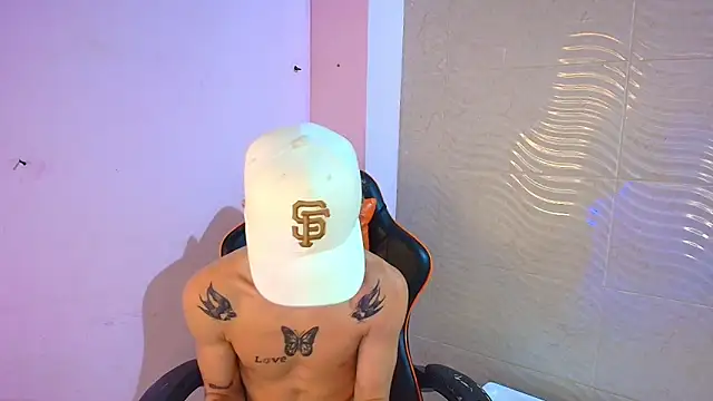 Snapshot of mateodeamjo chatting on 12/15/25, 04:24 mateodeamjo online show from 12/15/25, 04:24