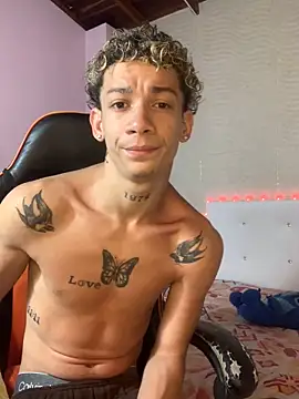 Snapshot of mateodeamjo chatting on 11/12/25, 08:40 mateodeamjo online show from 11/12/25, 08:40