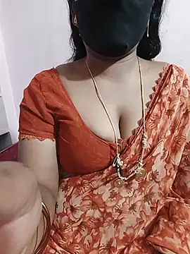 Snapshot of louise92 chatting on 07/02/26, 05:35 louise92 online show from 07/02/26, 05:35