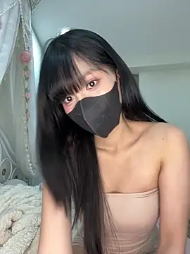 Snapshot of Gyuu-Nyuu chatting on 12/04/25, 12:59 Gyuu-Nyuu online show from 12/04/25, 12:59