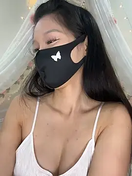 Snapshot of Gyuu-Nyuu chatting on 03/04/26, 12:13 Gyuu-Nyuu online show from 03/04/26, 12:13