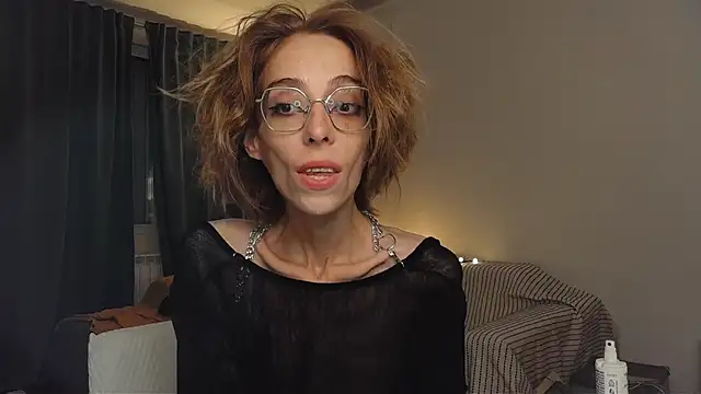 amber quell here online show from 04/10/26, 04:36