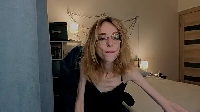 amber quell here online show from 10/02/25, 03:15