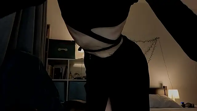 amber quell here online show from 10/19/25, 02:20