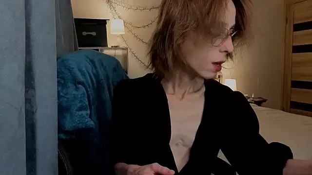 amber quell here online show from 10/10/25, 02:18