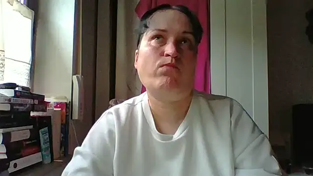 Snapshot of _squirty_cum_lady_ chatting on 06/12/26, 04:27 squirty cum lady online show from 06/12/26, 04:27