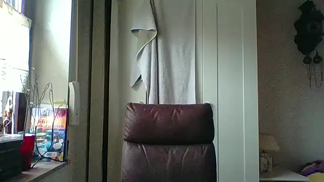 Snapshot of _squirty_cum_lady_ chatting on 12/18/25, 09:25 squirty cum lady online show from 12/18/25, 09:25