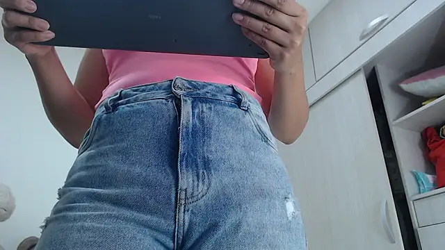 Amelia Debora Antonella online show from 10/25/25, 12:39