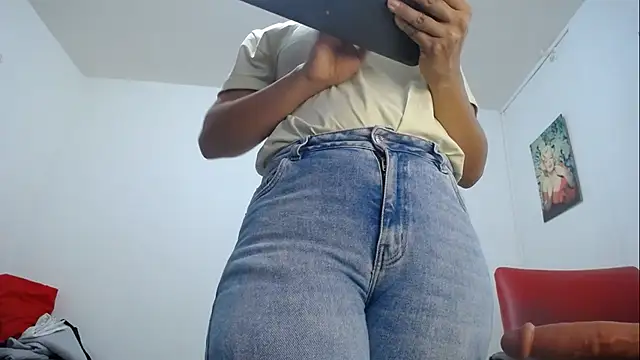 Amelia Debora Antonella online show from 09/09/25, 12:36