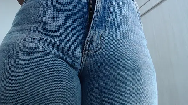 Amelia Debora Antonella online show from 10/29/25, 02:16