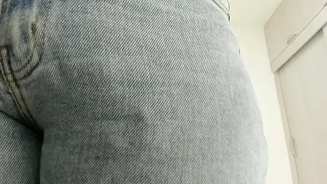 Snapshot of Amelia_Debora_Antonella chatting on 02/15/26, 01:43 Amelia Debora Antonella online show from 02/15/26, 01:43