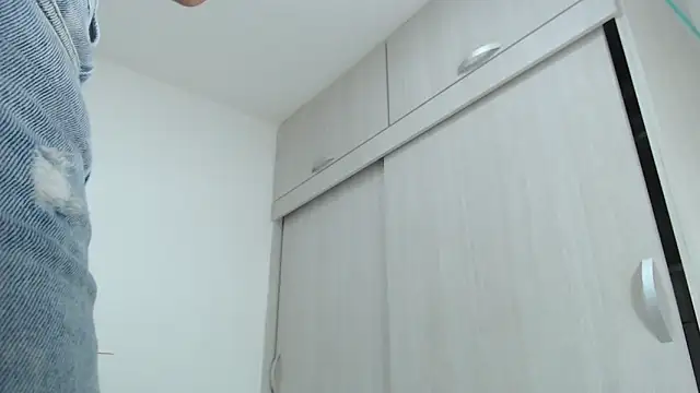 Amelia Debora Antonella online show from 11/08/25, 12:52