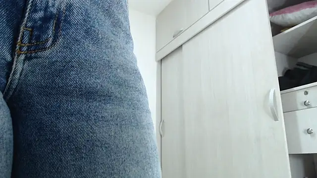 Amelia Debora Antonella online show from 10/23/25, 12:59