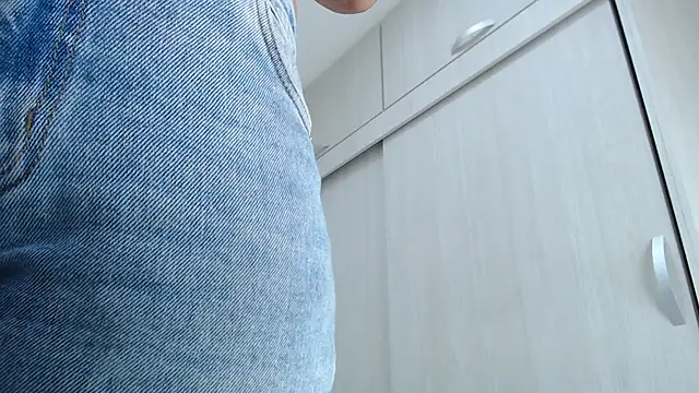 Amelia Debora Antonella online show from 11/06/25, 01:04