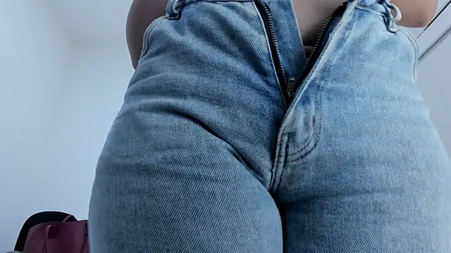 Snapshot of Amelia_Debora_Antonella chatting on 02/24/26, 03:02 Amelia Debora Antonella online show from 02/24/26, 03:02