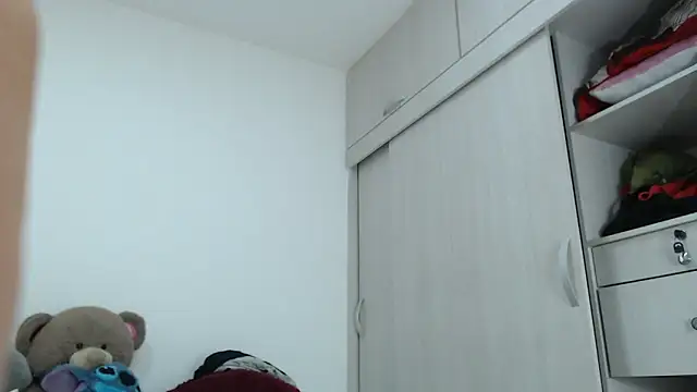 Amelia Debora Antonella online show from 11/04/25, 12:53