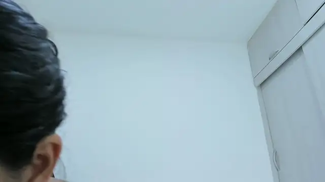 Snapshot of Amelia_Debora_Antonella chatting on 02/13/26, 01:33 Amelia Debora Antonella online show from 02/13/26, 01:33