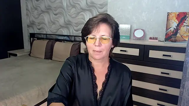 Snapshot of VitaCharm chatting on 09/08/25, 08:30 VitaCharm online show from 09/08/25, 08:30