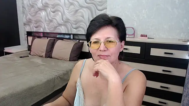 Snapshot of VitaCharm chatting on 02/26/25, 09:31 VitaCharm online show from 02/26/25, 09:31