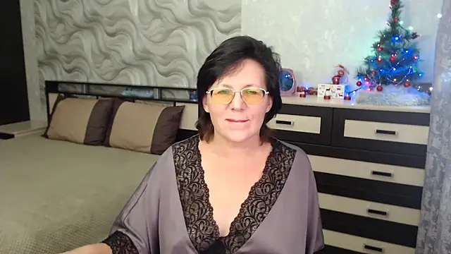 Snapshot of VitaCharm chatting on 01/15/25, 07:23 VitaCharm online show from 01/15/25, 07:23