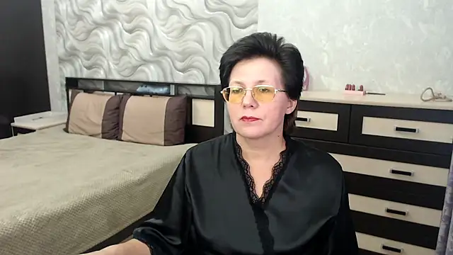 Snapshot of VitaCharm chatting on 02/16/25, 08:33 VitaCharm online show from 02/16/25, 08:33