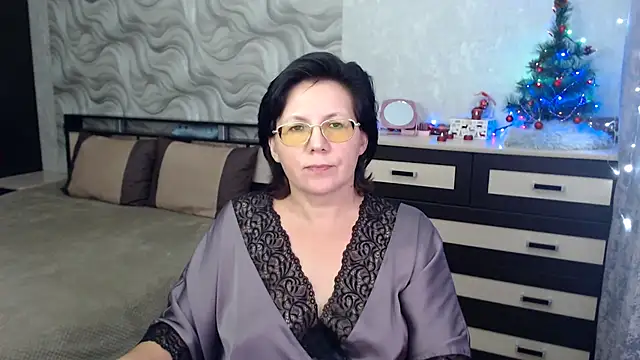Snapshot of VitaCharm chatting on 01/13/25, 06:27 VitaCharm online show from 01/13/25, 06:27