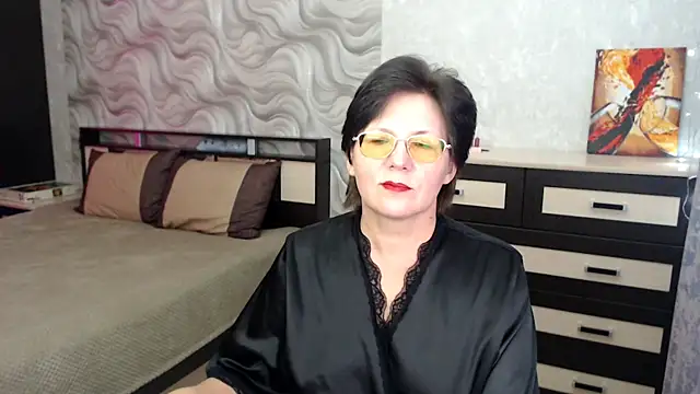 Snapshot of VitaCharm chatting on 03/19/25, 07:49 VitaCharm online show from 03/19/25, 07:49