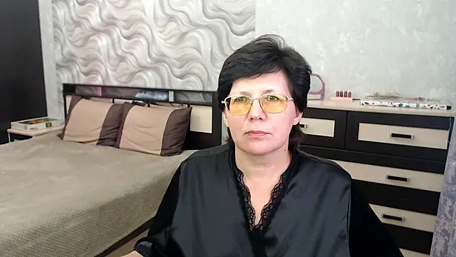 Snapshot of VitaCharm chatting on 03/12/25, 08:52 VitaCharm online show from 03/12/25, 08:52