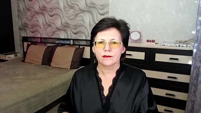 Snapshot of VitaCharm chatting on 03/17/25, 08:30 VitaCharm online show from 03/17/25, 08:30