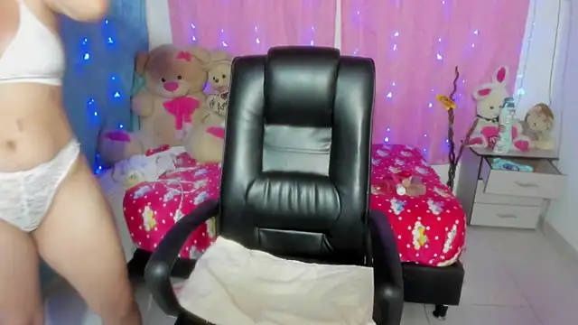 Dana Jeins online show from 12/05/25, 01:10