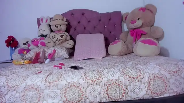 Snapshot of Dana_Jeins chatting on 02/12/26, 01:00 Dana Jeins online show from 02/12/26, 01:00