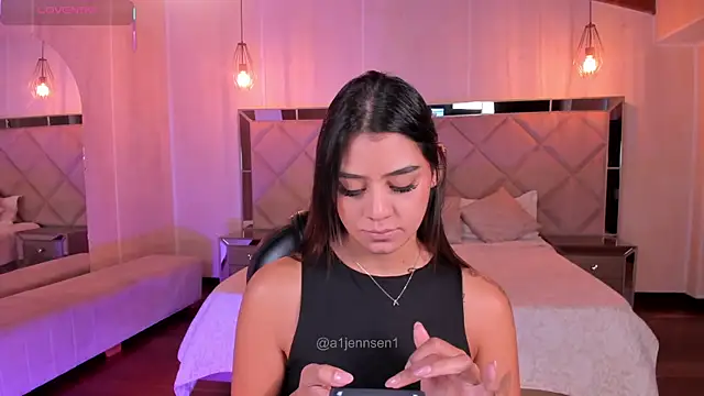 AllyJensen online show from 11/07/25, 11:04