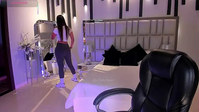 AllyJensen online show from 11/03/25, 10:30