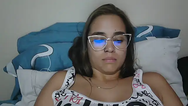Snapshot of trianabell chatting on 06/22/26, 03:25 trianabell online show from 06/22/26, 03:25