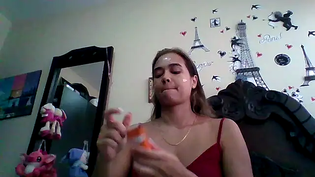 Snapshot of trianabell chatting on 09/24/25, 04:24 trianabell online show from 09/24/25, 04:24