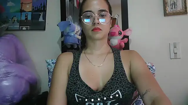 trianabell online show from 04/15/26, 07:58