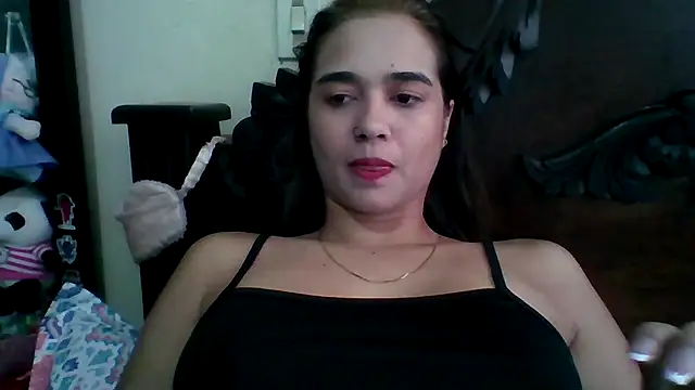 Snapshot of trianabell chatting on 09/25/25, 04:24 trianabell online show from 09/25/25, 04:24