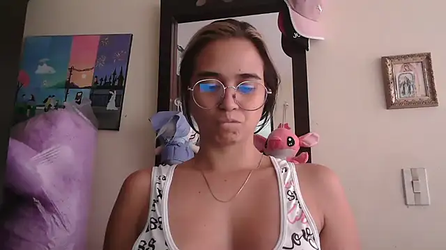 trianabell online show from 04/18/26, 07:07