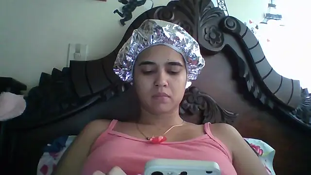 trianabell online show from 10/30/25, 03:20