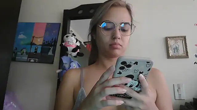 trianabell online show from 03/20/26, 04:19