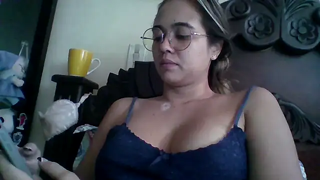 Snapshot of trianabell chatting on 10/05/25, 03:58 trianabell online show from 10/05/25, 03:58