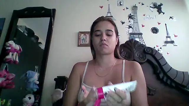 Snapshot of trianabell chatting on 10/08/25, 04:40 trianabell online show from 10/08/25, 04:40