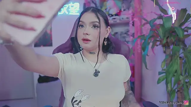 sensualkattt online show from 09/10/25, 12:59