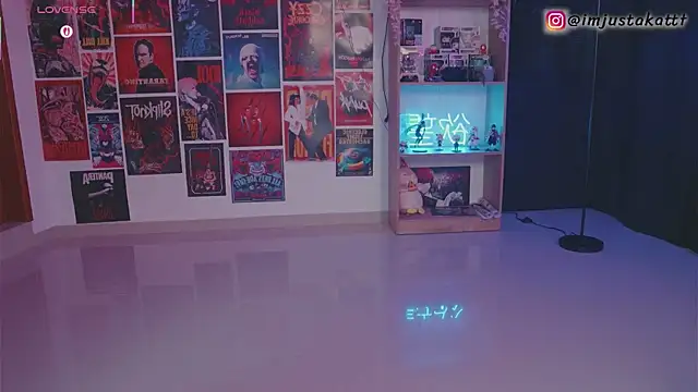 sensualkattt online show from 10/25/25, 01:12