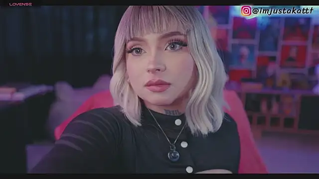 sensualkattt online show from 06/01/26, 01:33