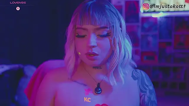 sensualkattt online show from 05/15/26, 11:03