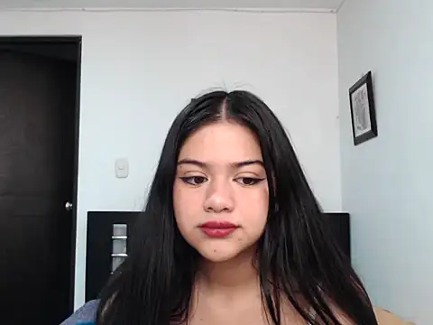 Snapshot of angelbeat_ chatting on 01/08/25, 10:48 angelbeat  online show from 01/08/25, 10:48